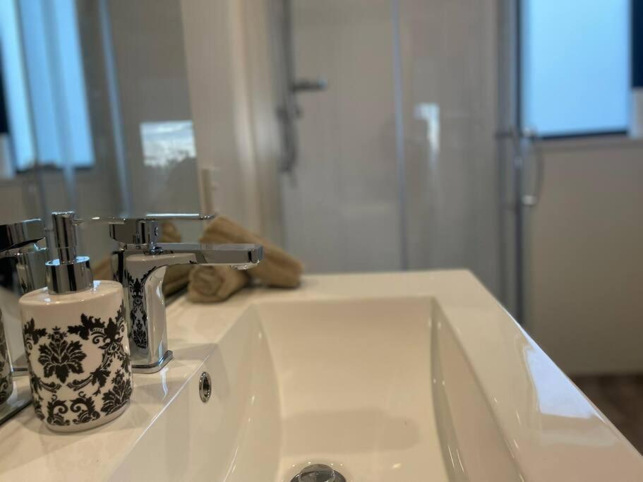 Cbd Luxury Parkside Living 2 Bedroom With Parking Christchurch Exteriör bild